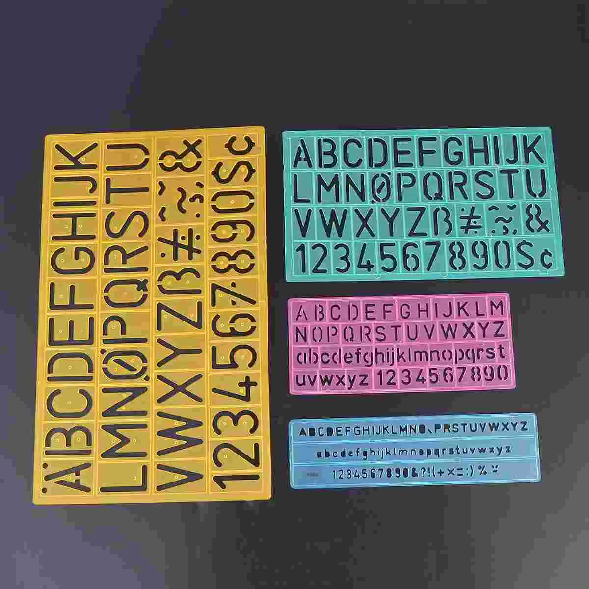 

4 шт. граффити линейки алфавитные шаблоны цифры алфавитные символы полые дети обучение рисованию линейки (случайный цвет)