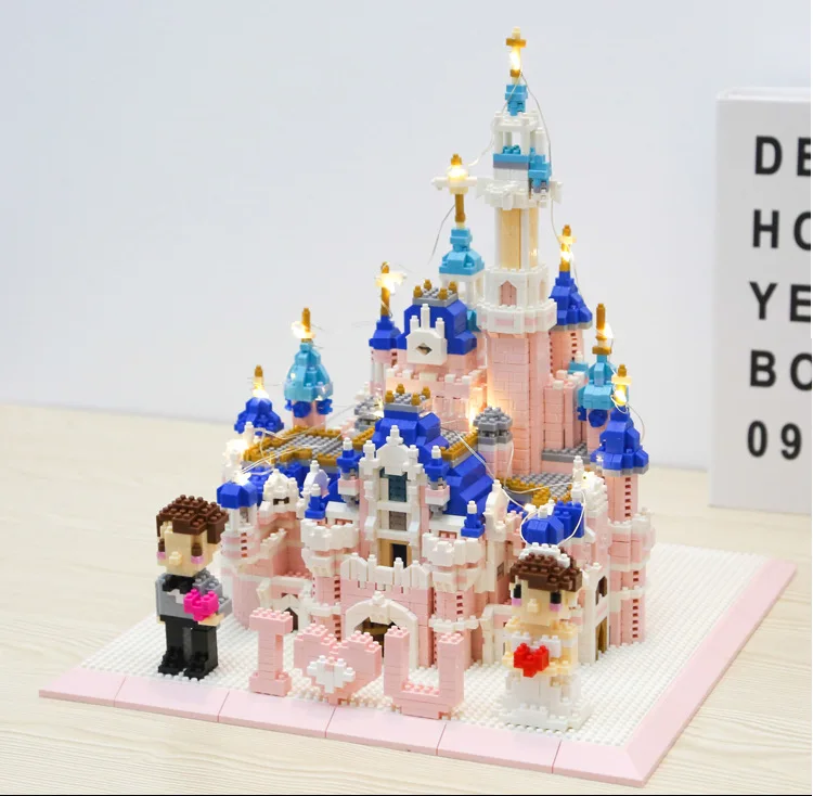 

Princess Pink Castle lsmall grain building blocks with light put together puzzle building children Wedding villas DIY toys