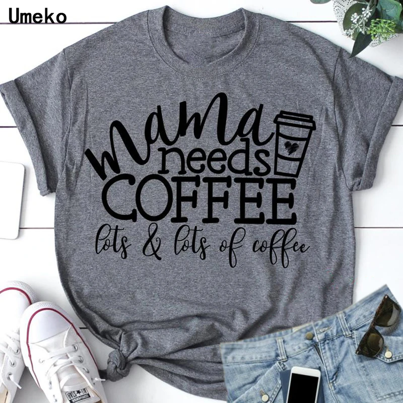Женская зеленая футболка с надписью Mama needs coffee летняя короткими рукавами и