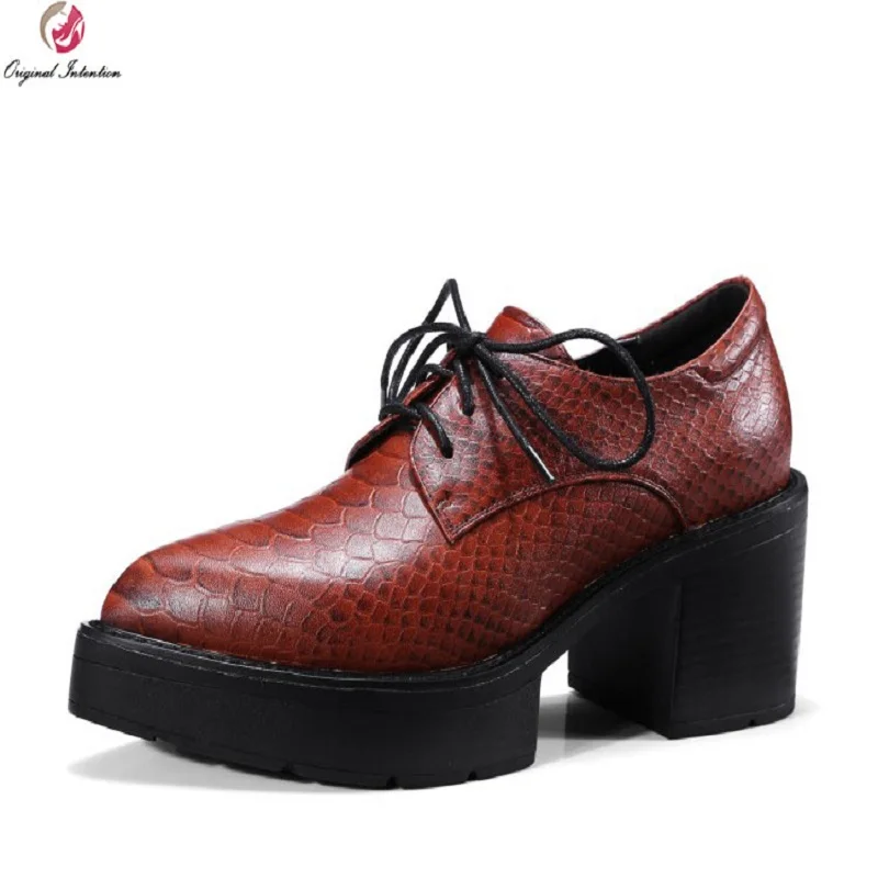 Женские туфли из натуральной кожи с острым носком на квадратном каблуке | Обувь