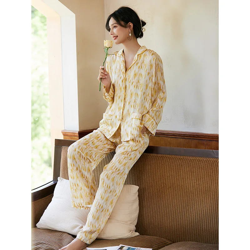 Women's pajamas spring and autumn ice silk new long sleeve two-piece printed silk suit leisure.