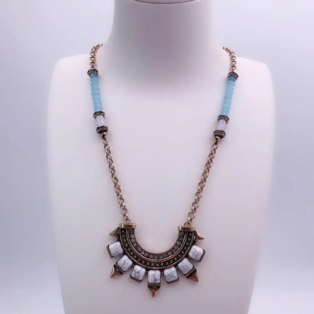 ЗОЛОТЫЕ ОХРУЩЕННЫЕ ОЖЕРЕЛЬЯ МОДНЫЕ УКРАШЕНИЯ ДЛЯ СВАДЕБНОЙ ВЕЧЕРИНКИ ЖЕНСКИЕ АКСЕССУАРЫ ХОРОШЕГО КАЧЕСТВА.