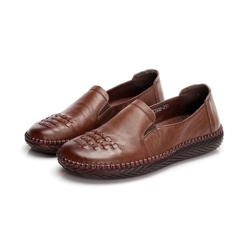 

2021 spring new leather round head solid color women's shoes car stitching flat heel casual mother shoes leather woven women's