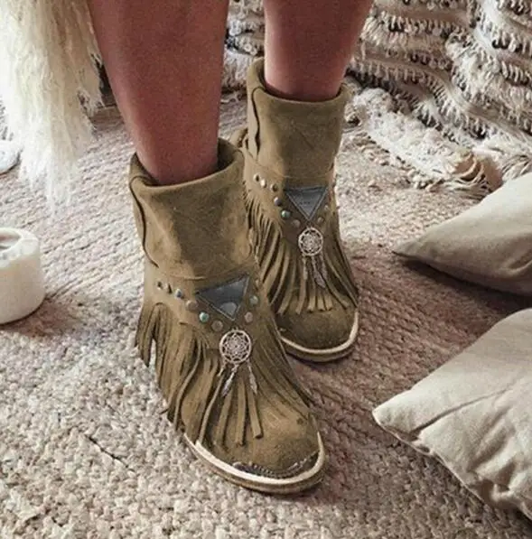 Женские ботильоны на не сужающемся книзу массивном низком каблуке Chaussure