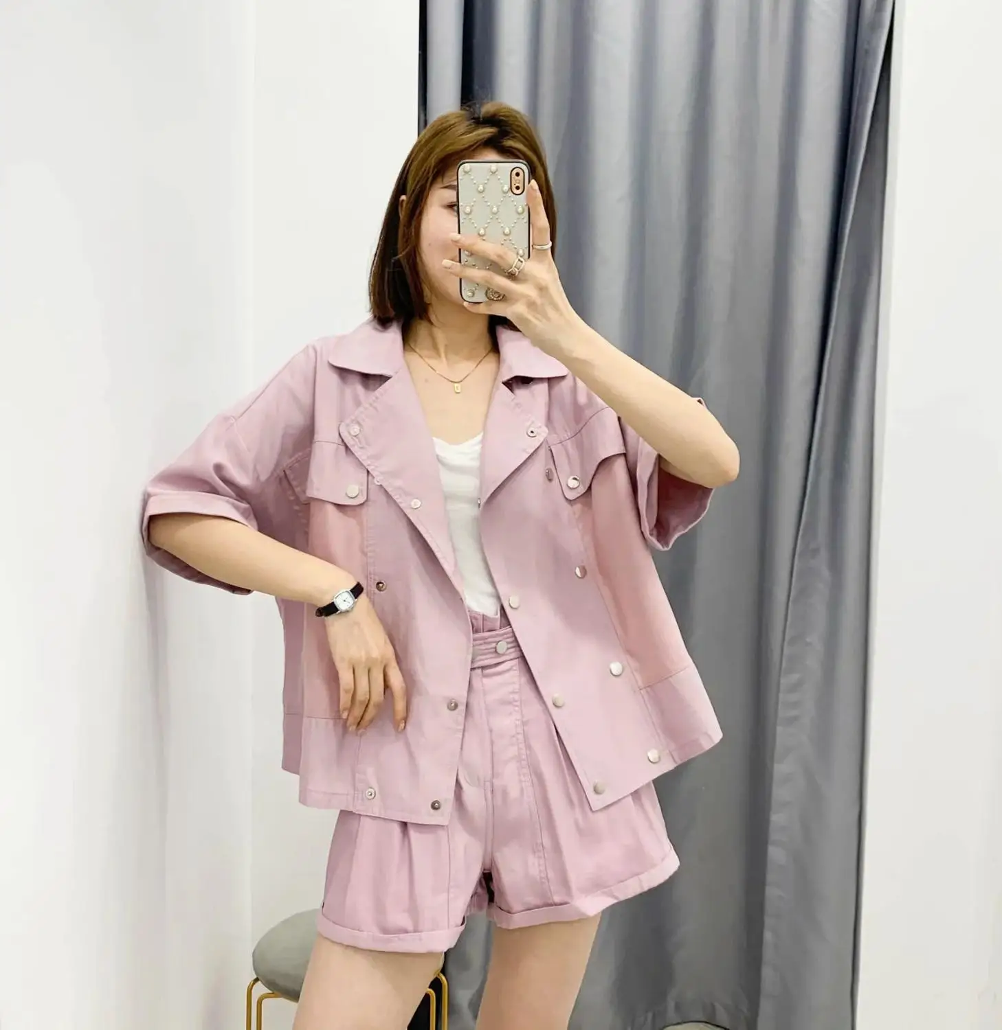 

2020 new women summer suits two piece set Contrast color short sleeves shirt & wide Shorts