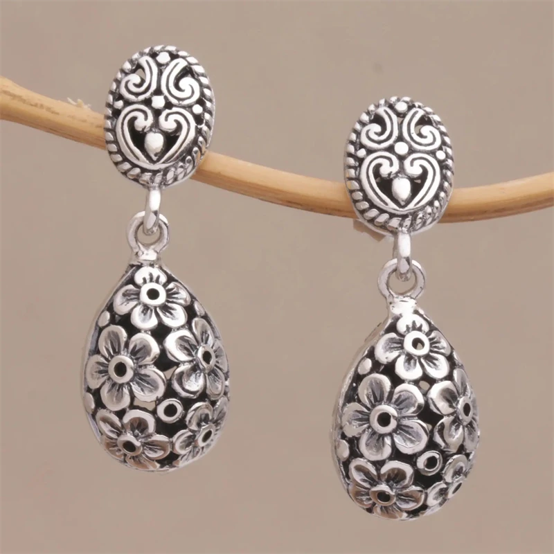 

Simple Retro Style Creative Drop Shape Earrings Exquisite Personality Flower Pattern Pendant Earrings Women's Jewelry Best Gift