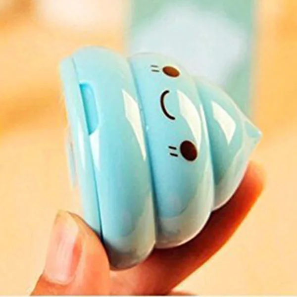 

1 PCS Creative Pencil Sharpener 2 Holes Pattern Random Color