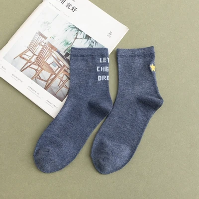 blue Красивые Хлопковые женские носки с сердечками, звездами, буквами, модные носки с вышивкой, высокое качество, уникальные модные носки - Цвет: blue