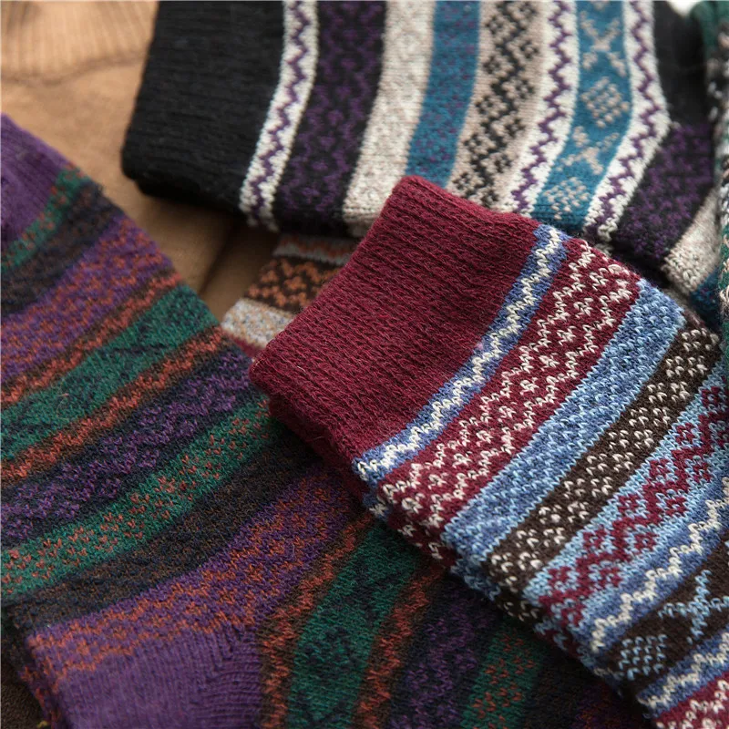 Women Winter Socks Colorful Warm Thick Soft Wool Socks Soft Cozy Hiking Mid Tube Knit Crew Socks Size 35-40