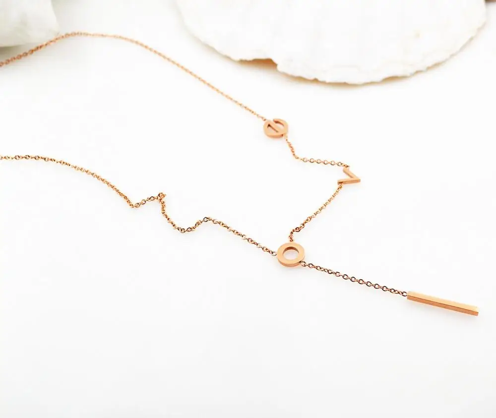 Любовь алфавитное ожерелье для женщин хит продаж титановая сталь розовое золото