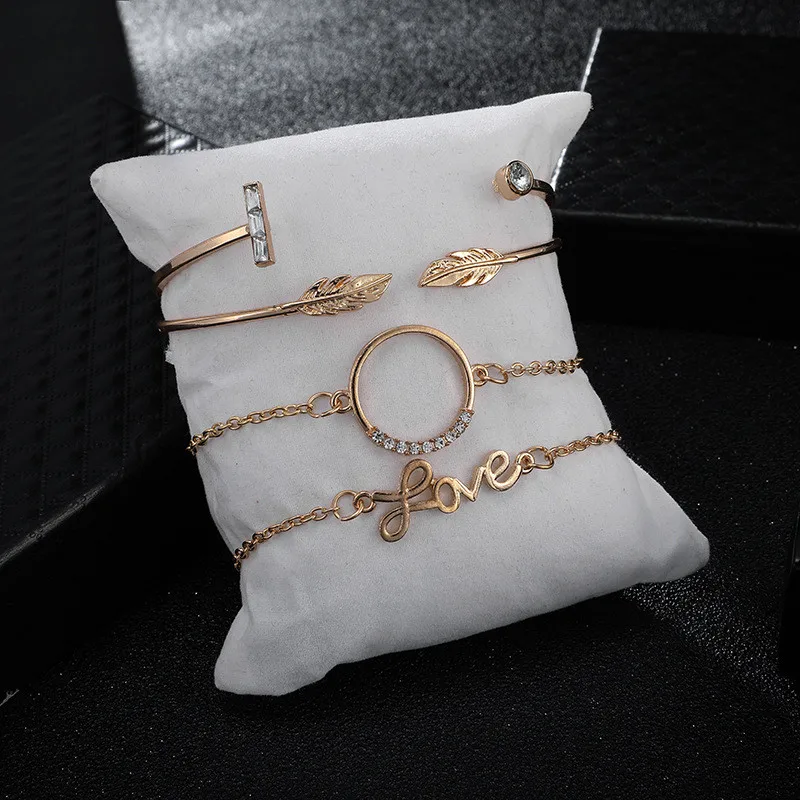 

Fashion Word LOVE Leaf Circle Bracelets For Women Simple Full Rhinestone Gold Color Alloy Bracelets Wedding Gifts Jewelry