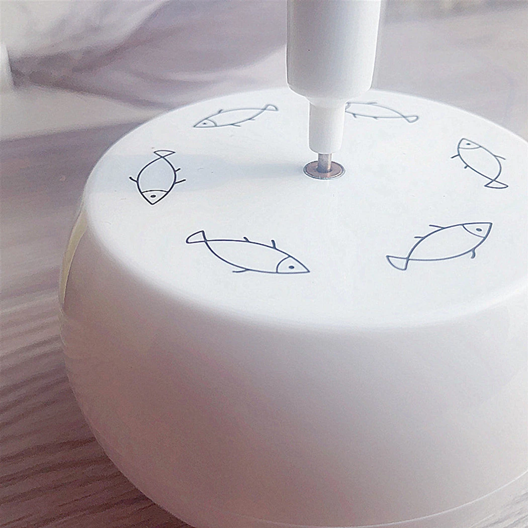 

1pc Hot Selling Cat Teaser Toy Interaction Electric Faux Feather Rotatable Cat Tumbler Toy Cat Play Toy Cat Supplies Solid Color