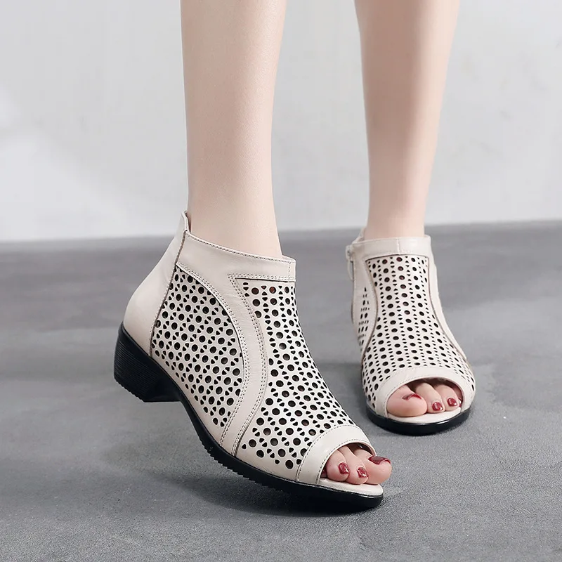 

Summer New Roman Sandals Women Block Heel Middle Heel Hole Hollow Shoes Leisure Peep Toe Mother Sandals