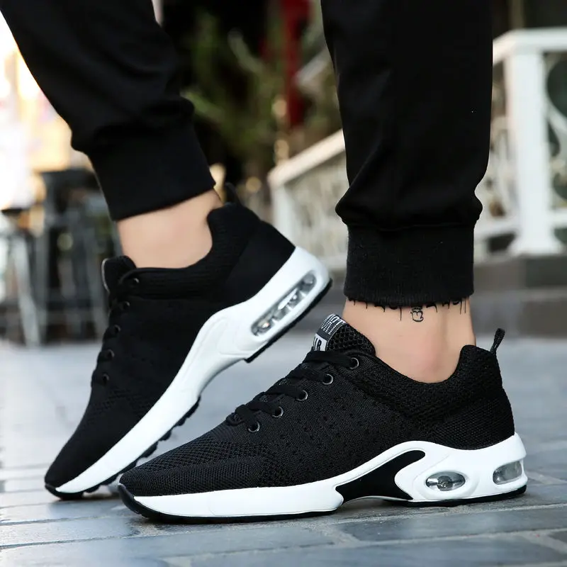 Кроссовки мужские легкие на шнуровке с воздушной подушкой |