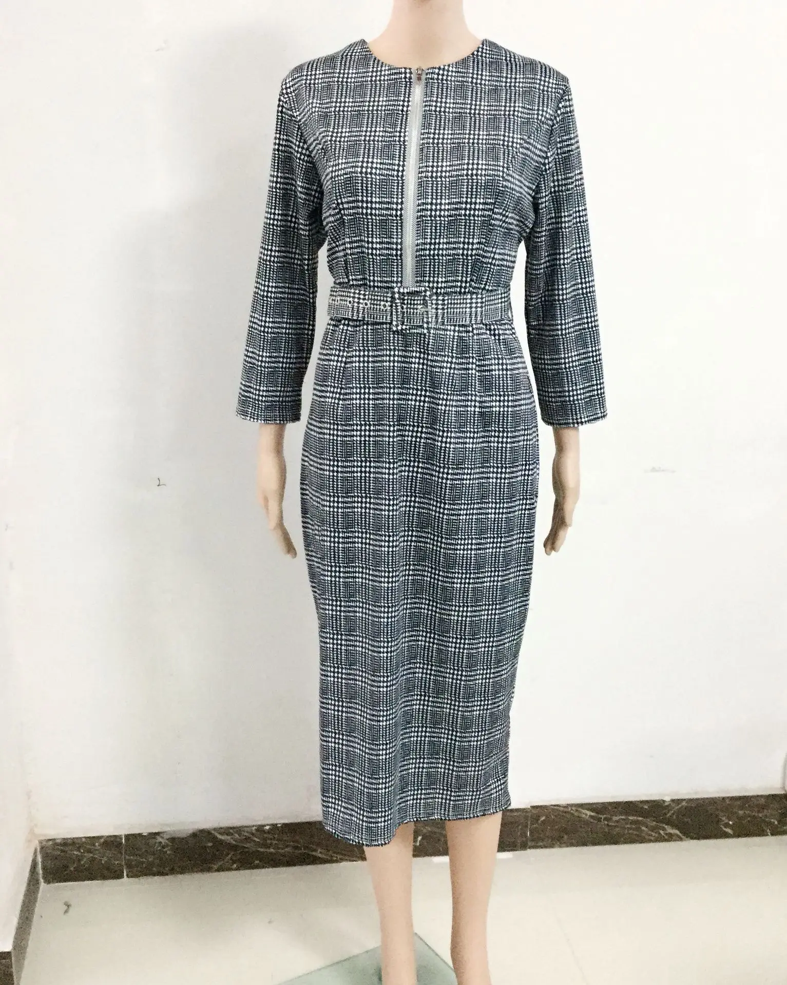 Офисное женское Бандажное платье элегантное облегающее до середины икры с