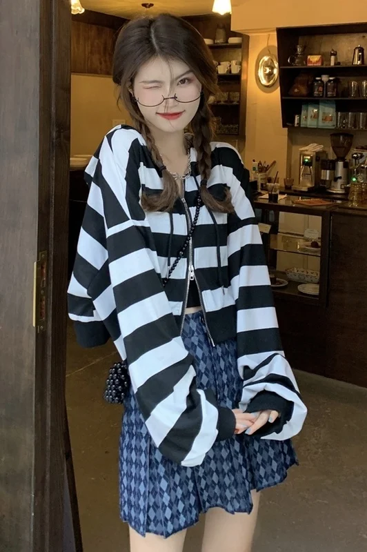 

Striped Zipper Hooded Knit Cardigan Wide