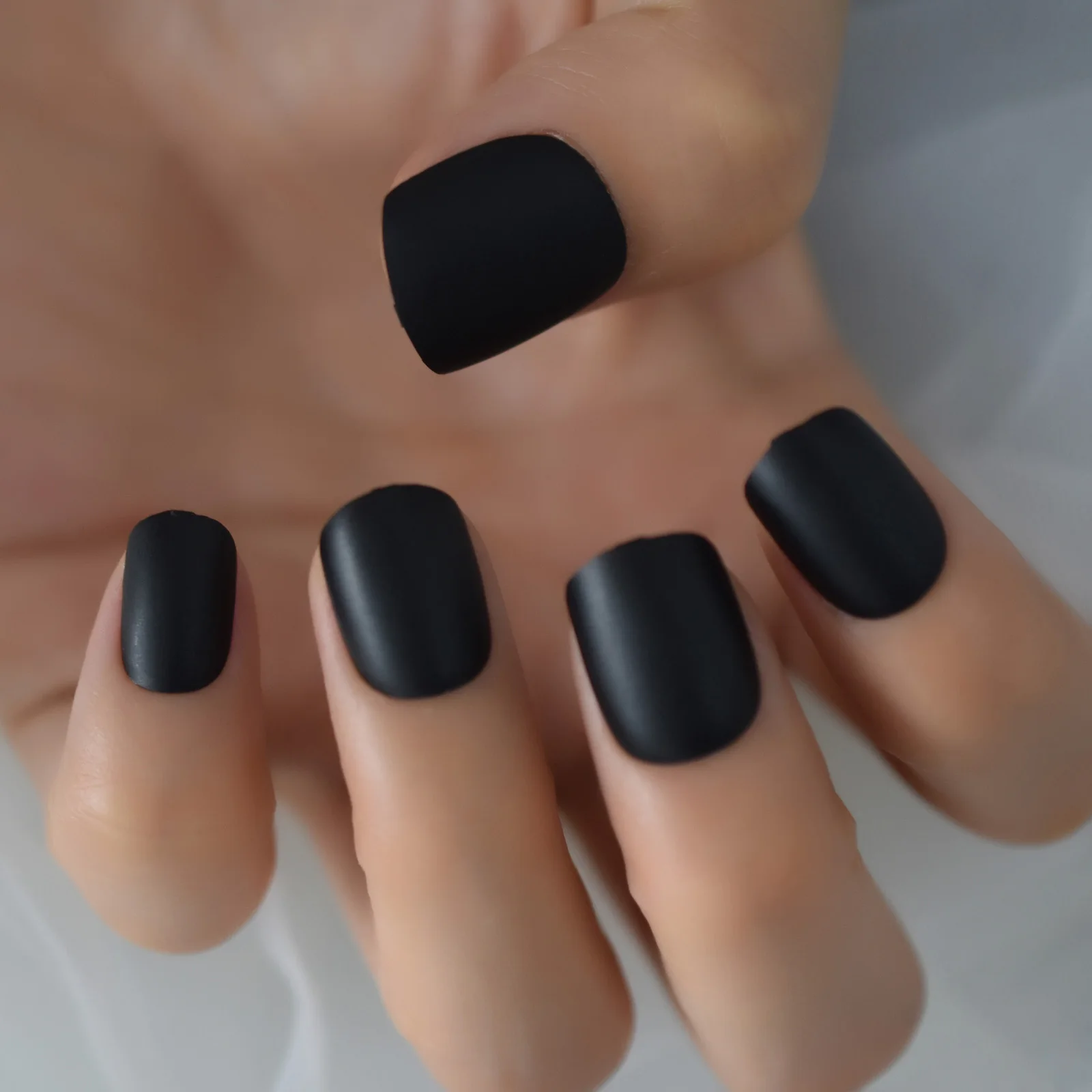 Накладные искусственные ногти Matte Black короткие пресс-он кругло-квадратной формы салон красоты ложные наконечники для домашней работы.