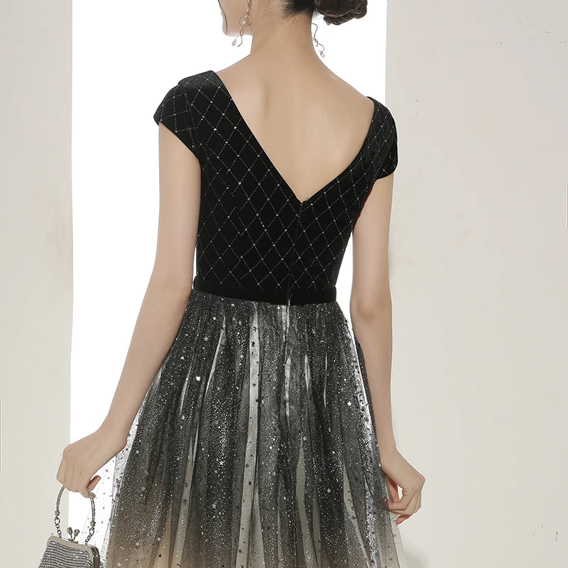 

Sequins Prom Gowns Short Sleeves Deep V-Neck Luxurious Zipper Back A-line Knee-Length Plus size Customized Party Dresses A307