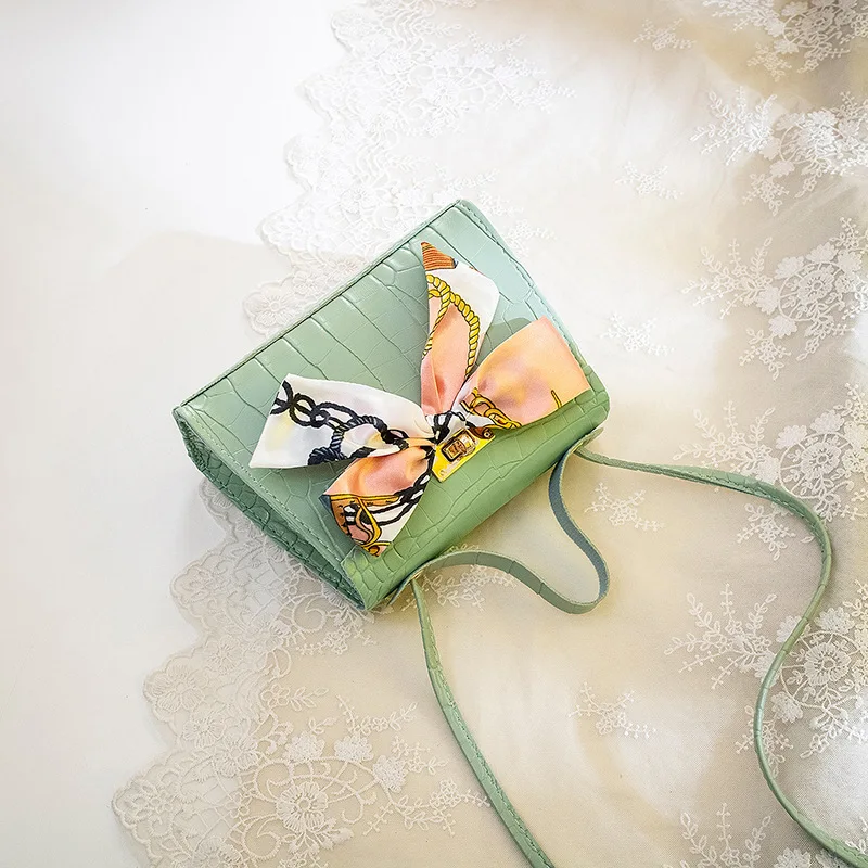 

Fashion Brand Crocodile Pattern Silk Scarf One Shoulder Messenger Bag Buckle Shopping Mobile Phone Change Small Square Bag