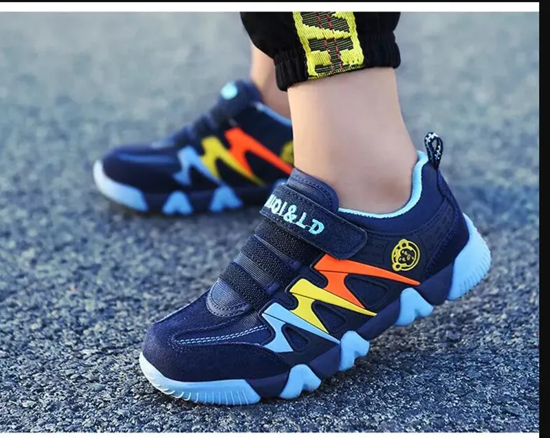 Детская теннисная обувь дышащая для бега прогулочная модные кроссовки мальчиков