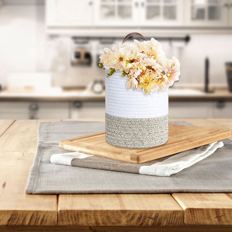 

2pcs Hanging Storage Baskets Cotton Woven Storage Organizer with Leather Hanging Handle Home Decoration