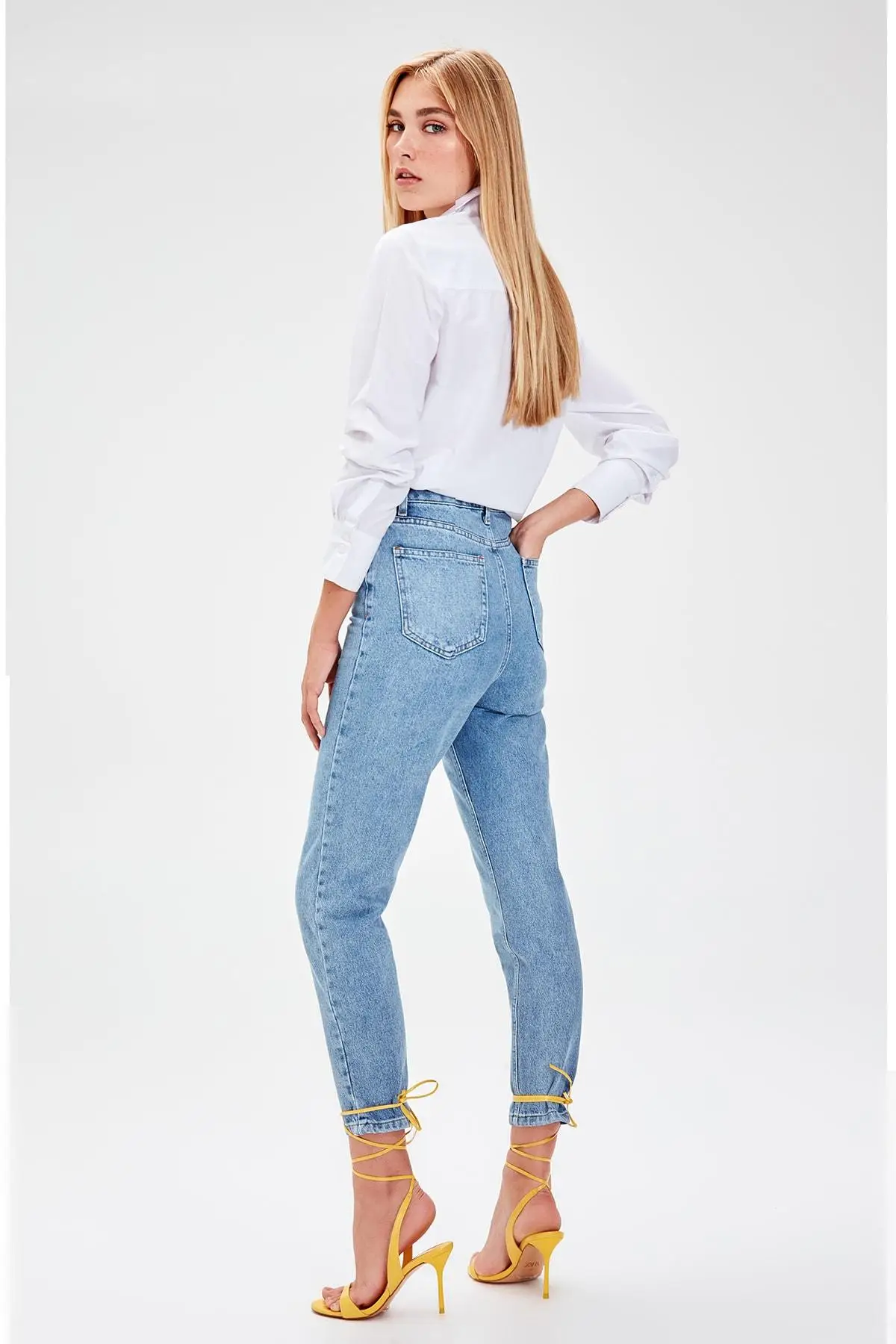 Trendyol джинсы цвета индиго с эффектом потертости и высокой полноты TWOAW20JE0039| |