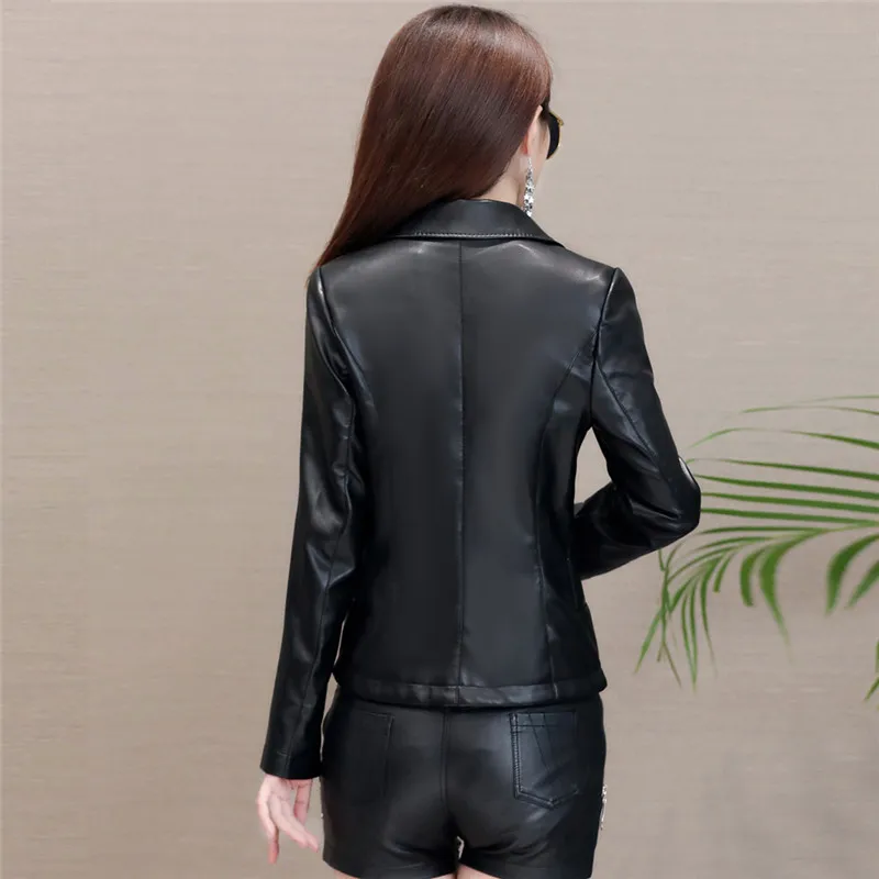 Куртка женская короткая из искусственной кожи черная куртка-бомбер в стиле панк
