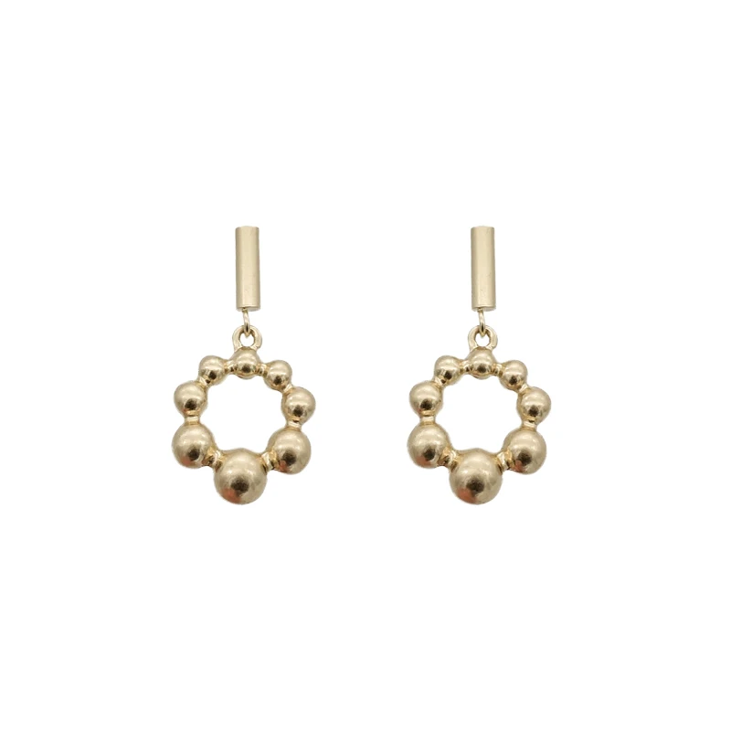 

French Style High-Grade Earrings 2020 New Trendy Short Temperamental Delicate Earrings Female Online Influencer Retro Hong Kong