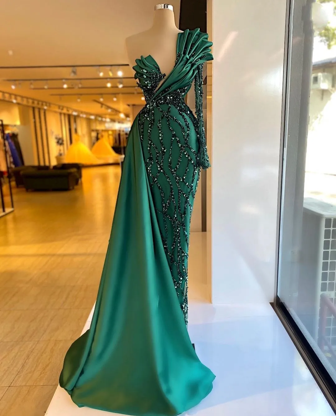 Emerald Green Mermaid Evening Dress One Shoulder Sequins Party Dresses Ruffles Glitter Celebrity Custom Made Prom Gowns