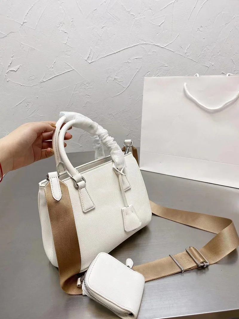 100881 82 2021New lady's simple square shoulder bag and zero wallet