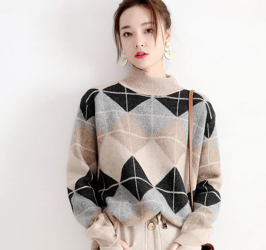 Новинка модный шерстяной свитер с узором ромбиками женский осенне-зимний