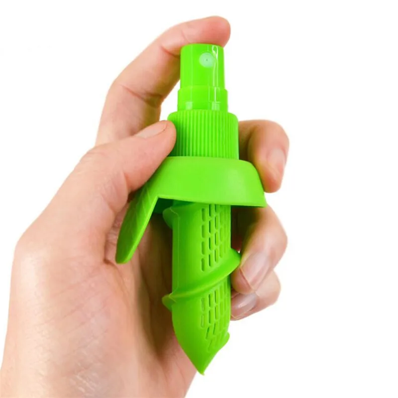 

Orange Juice Squeeze Juice Juicer Lemon Spray Mist Orange Fruit Squeezer Sprayer Kitchen Cooking Tool 1PC