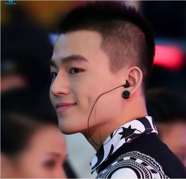 Мужские и женские серьги гвоздики из титановой стали в Корейском