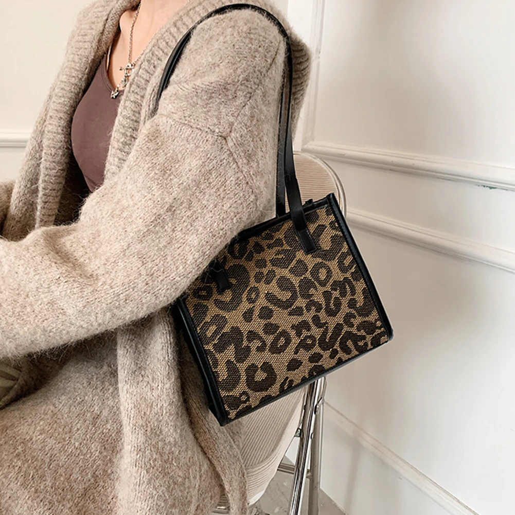 

Женская шерстяная сумка через плечо с леопардовым принтом, зимняя квадратная вместительная сумка для подмышек, текстурированная дизайнерс...