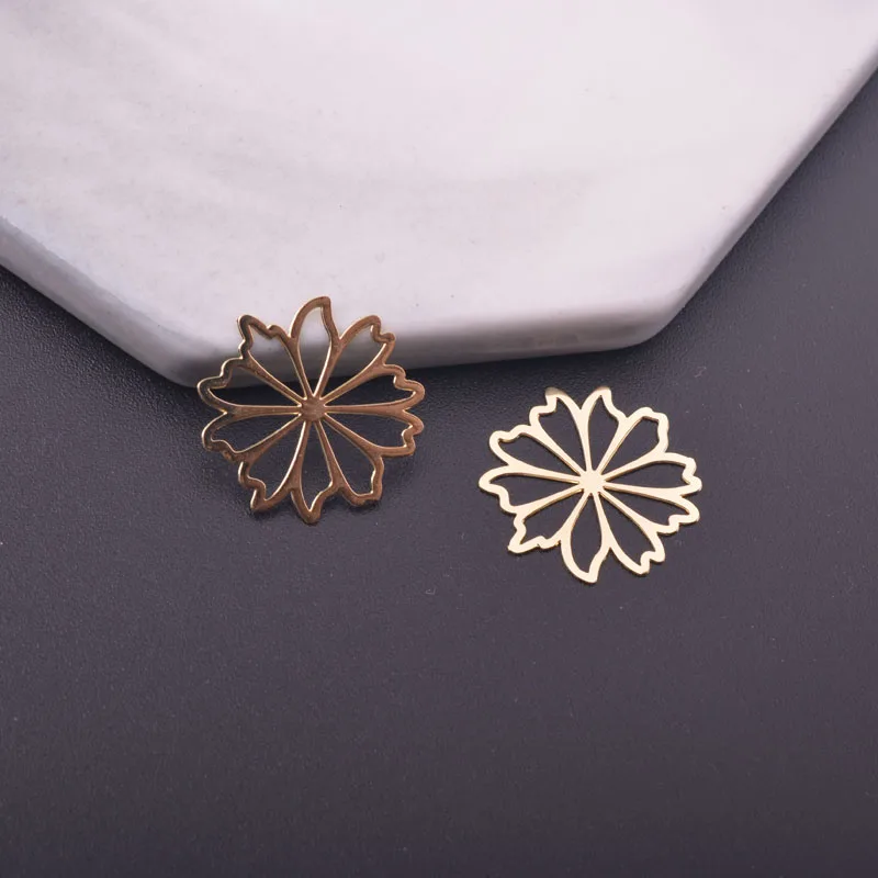 Соединитель в форме цветка с посеребренным покрытием цвет золото 12 шт. C5815 17 мм