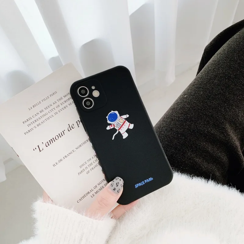 

Cute Space Man Phone Case for IPhone 12 12pro 12Mini 11 Pro XS Max X XR SE 7 8 Plus Astronaut Soft Silicone Side Painting Cases