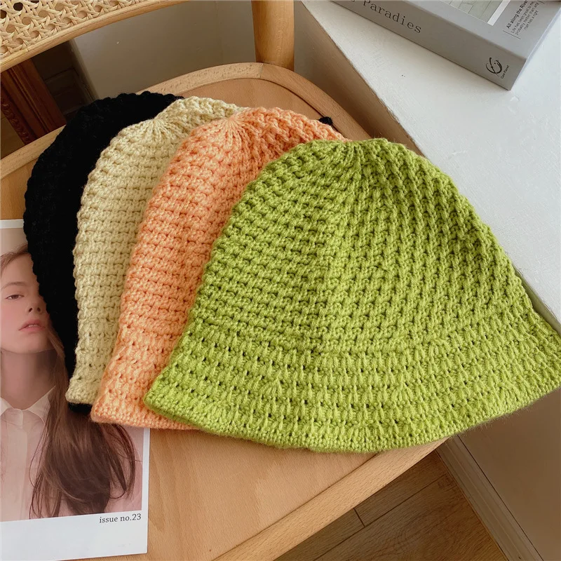 

Вязаная шапка, осенняя, однотонная, с дырками