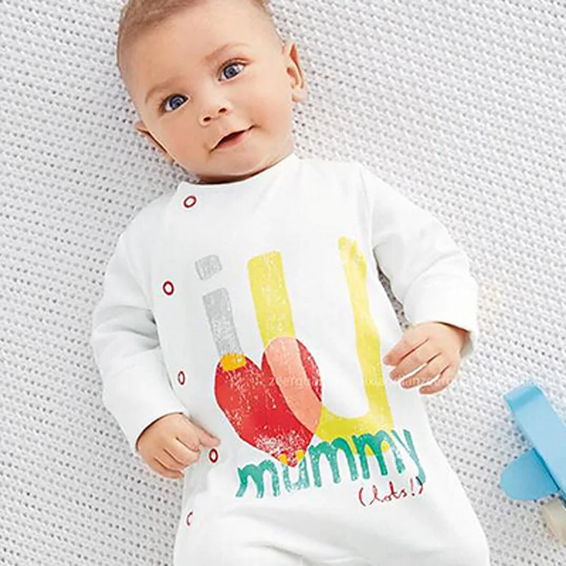 Детский комбинезон с длинными рукавами и надписью Love Mom and Dad осенний комплект