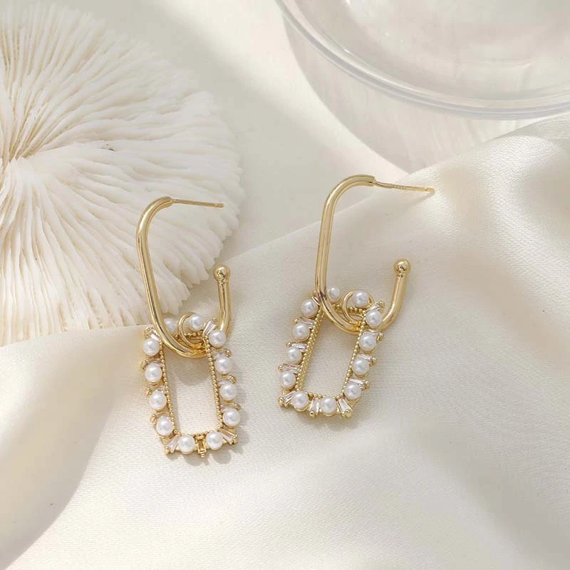 

Elegant Creative Geometric Square Design Imitation Pearl Earrings Simple Trend Personality Ladies Jewelry Party Accessories Gift