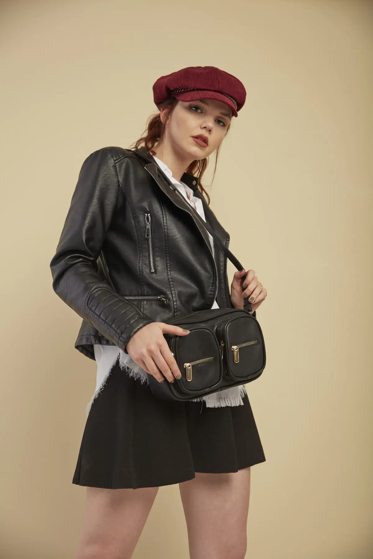 

Women's Black Five Compartments Shoulder Strap Cty-lbn-5050