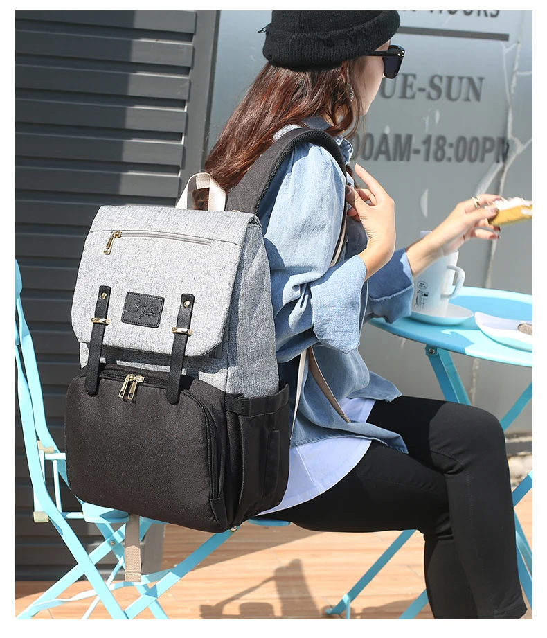 Сумка для подгузников с маленьким серым кроликом и USB многофункциональная