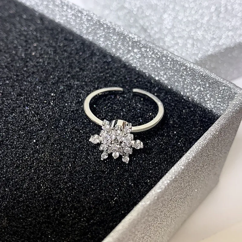 

Trendy Cool Snow Turning Diamond Adjustable Opening Women Ring Funny Date Party Girl Ring