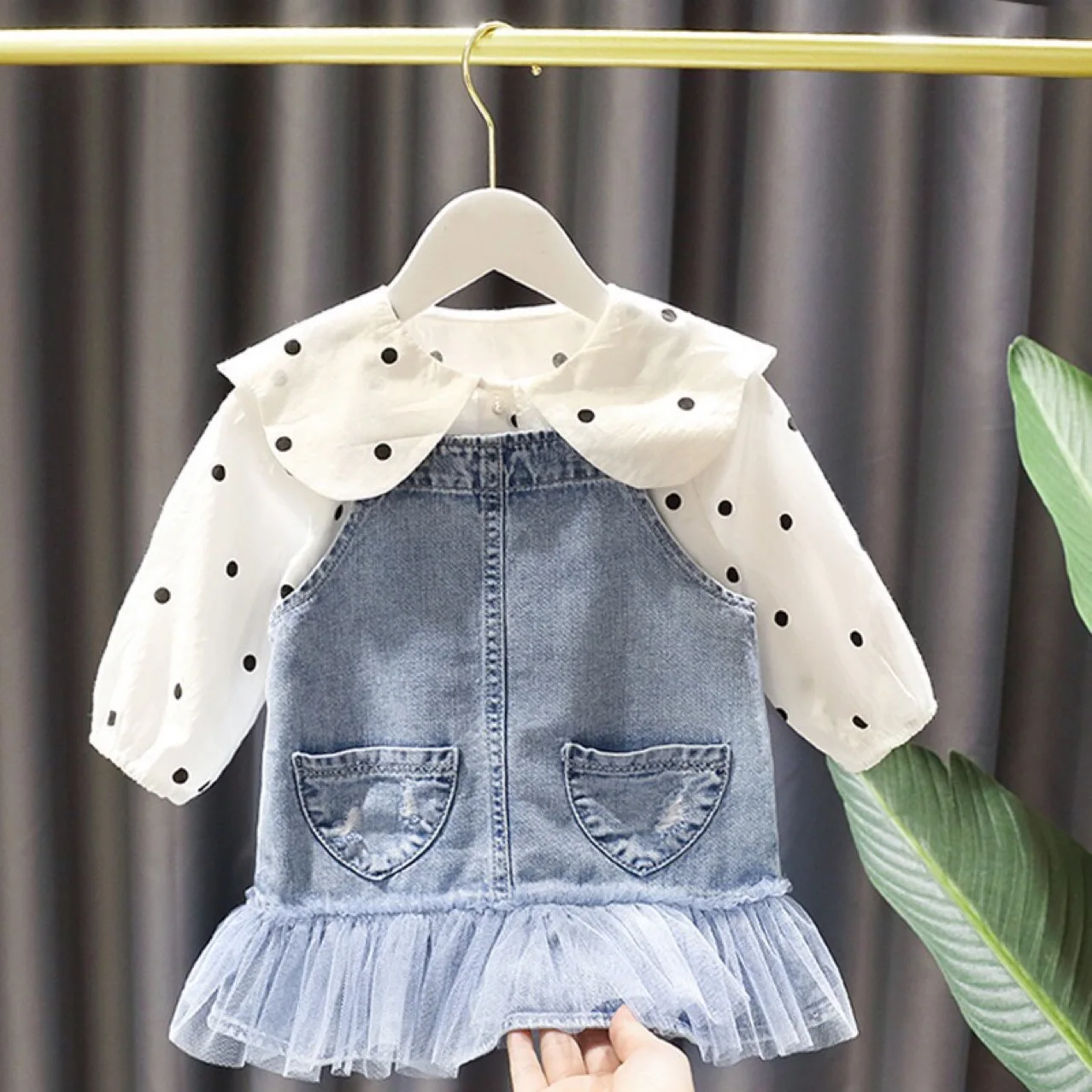 

Spring and Autumn Girl Western Style Little Bubble Doll Shirt Suspenders Skirt Suit Children's Dress