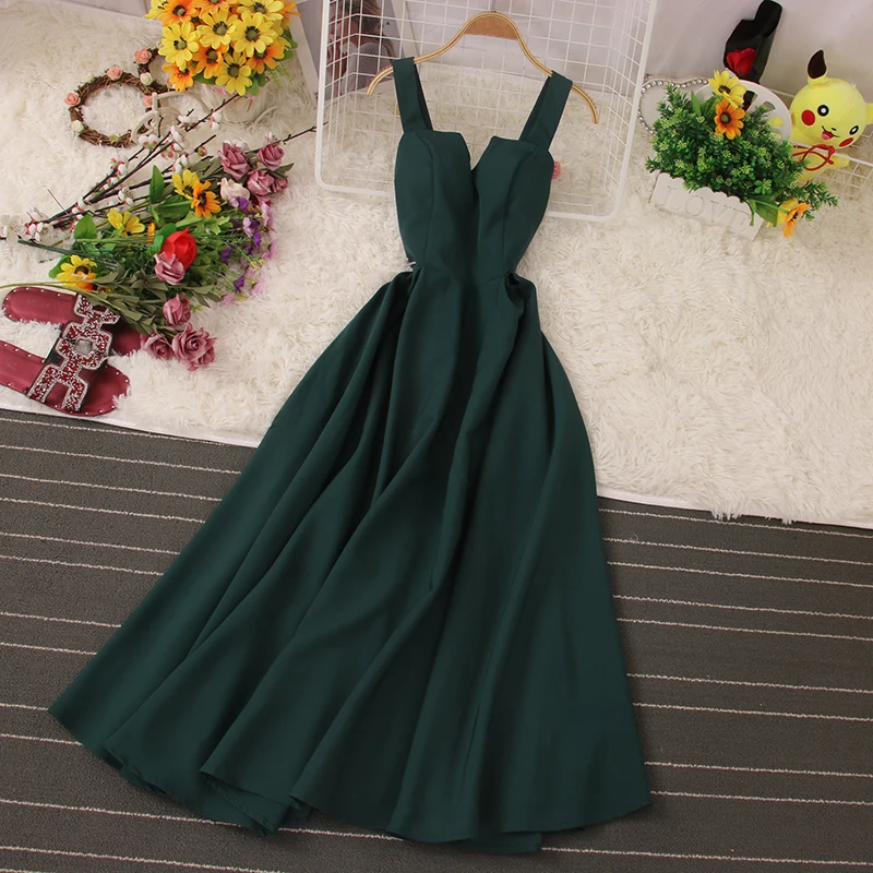 

Женское платье с V-образным вырезом и открытой спиной