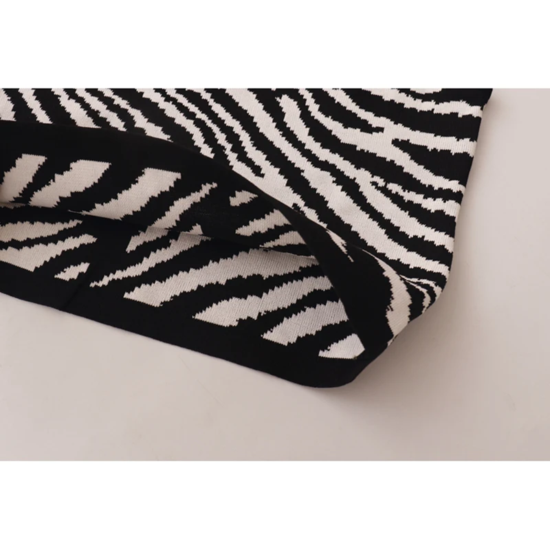 

2021 Summer New Zebra Striped Spaghetti Strap Tank Women Sexy All-match Streetwear Knitted Crop Top Female Clubwear Y2K Camisole