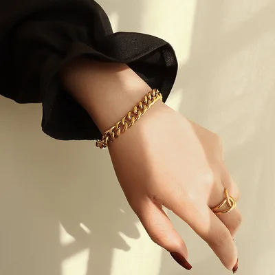 

Titanium With 18 K Gold Chunky Chain Bracelet Women Stainless Steel Jewelry Party T Show Runway Gown Japan South Korea Fashion