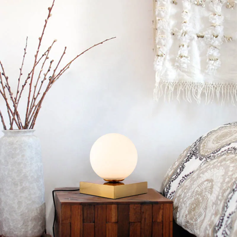 

SGROW Настольная лампа с золотым металлическим основанием для спальни столовой Lampara, настольная лампа с стеклянным шаром, Светильники для вну...