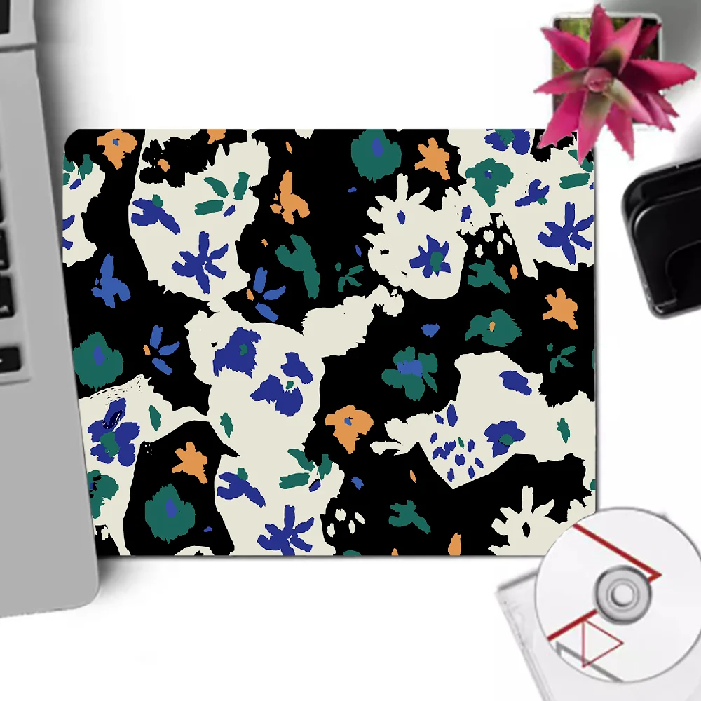 

Baggu Luxury Brand Gaming Mouse Pad PC Mousepad Game Pad Cartoon Rubber Mouse Pad Office Keyboard Pad