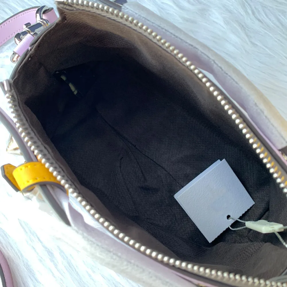 

2021 new high-quality female bag designer pure color simple one-shoulder diagonal bag