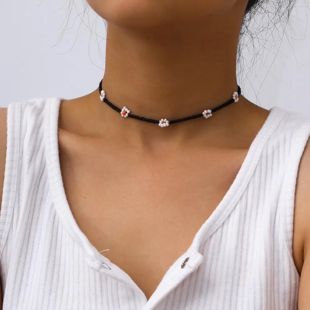 

New Bohemian Colorful Seed Bead Flower Choker Necklace Statement Short Collar Clavicle Chain Necklace for Women Girls Jewelry